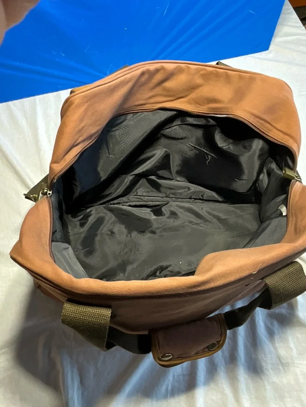 ​Magellan Sportswear Vintage Canvas & Suede Duffel Bag